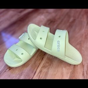 Crocs Classic Sandals - Lime. ••• Women 10, Men 8